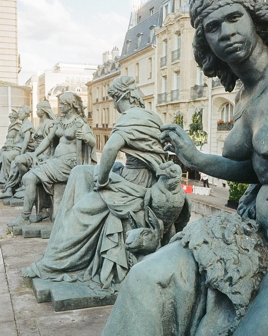 Statues Take Turns, photo 6