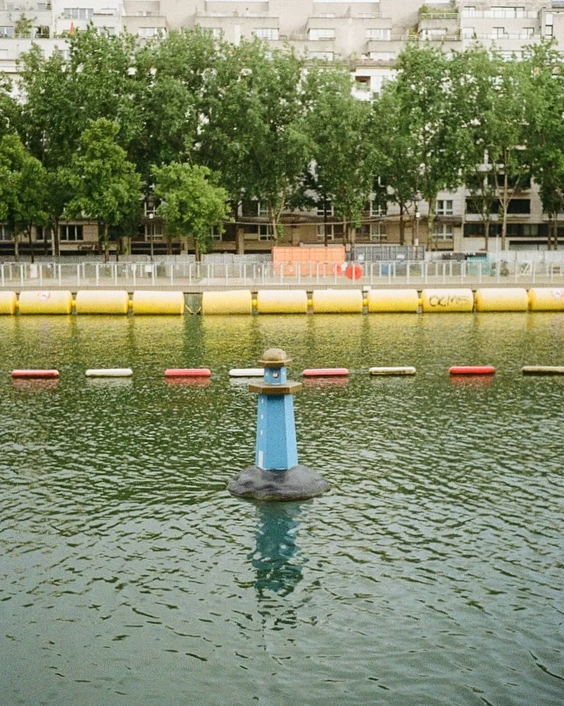 Statues Take Turns, photo 10